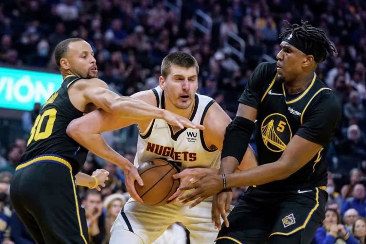 热火vs勇士前瞻：巴特勒战旧主，库里出战成疑，勇士能否复仇？